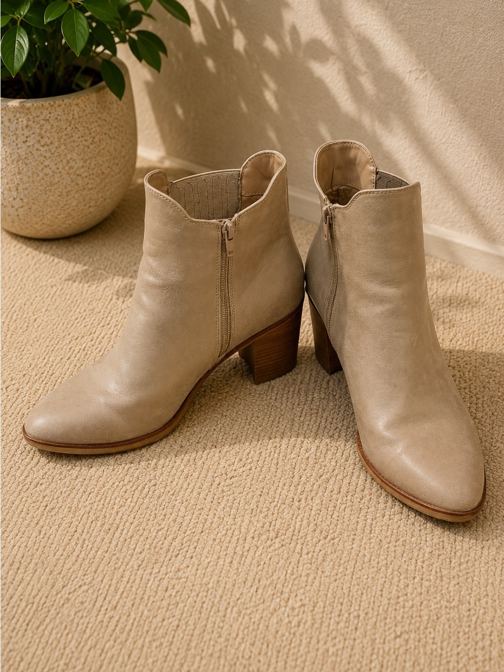 MIA Santos Suede Taupe Heeled Ankle Booties Womens Size 9 Minimalist Neutral